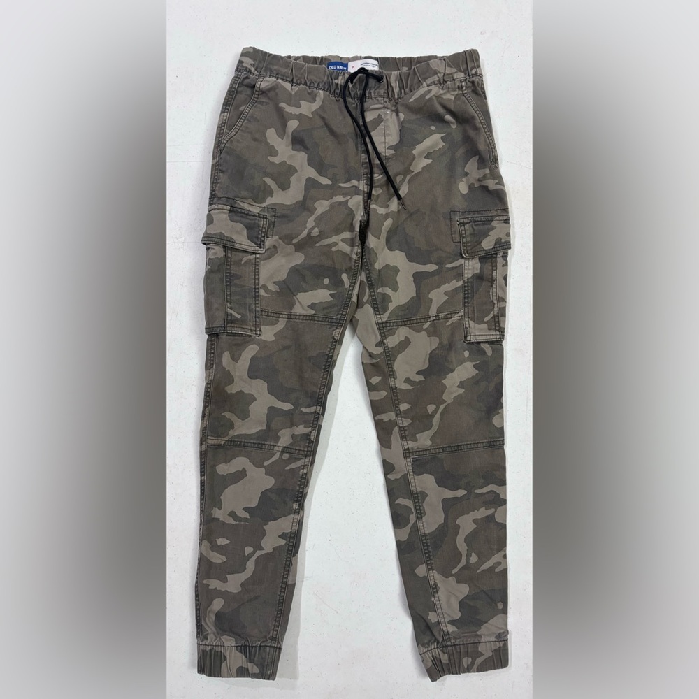 Woman’s Old Navy Camouflage Cargo Pants Size M